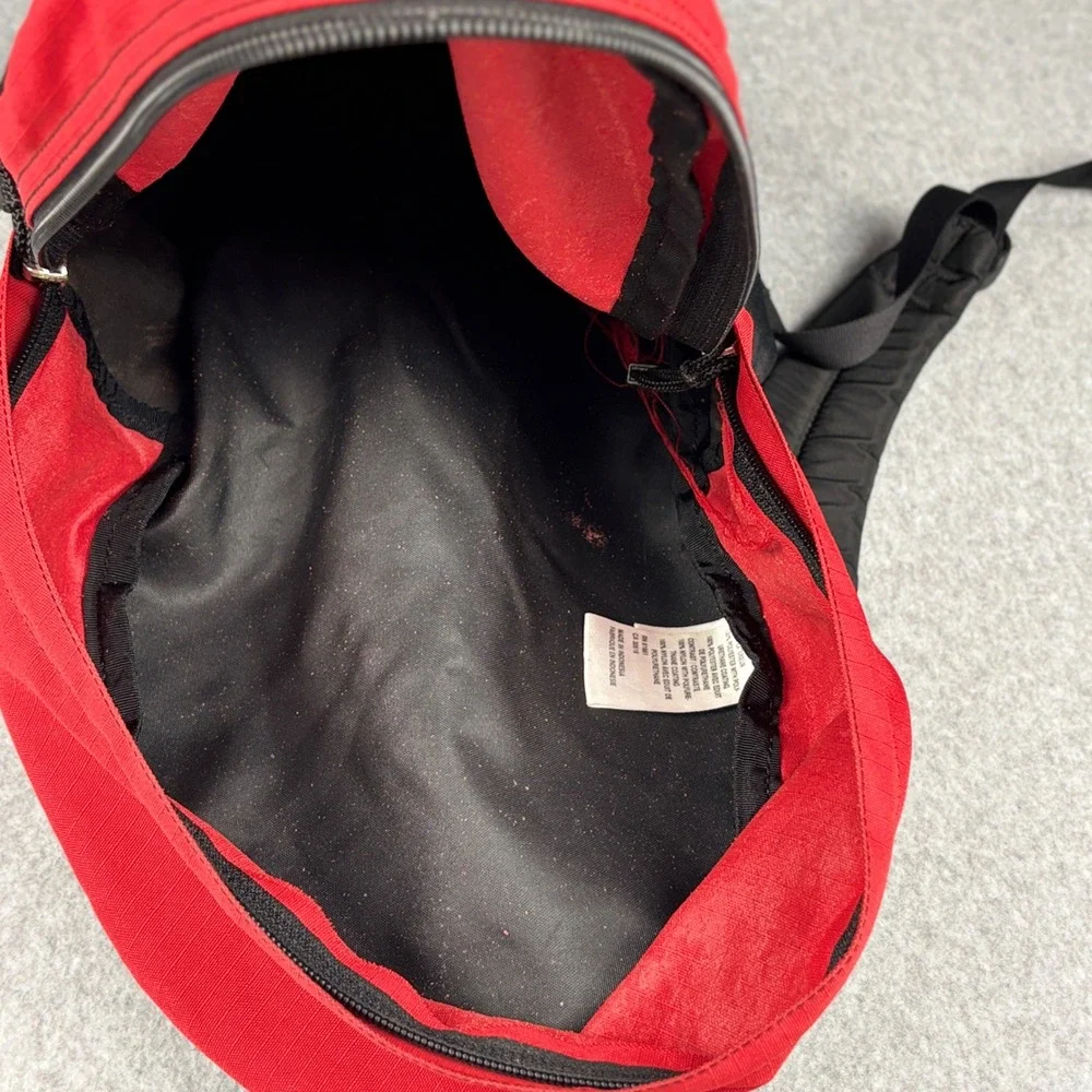 The North Face Siskiyou Backpack Red Black Outdoor Daypack Hiking Bag Y2K